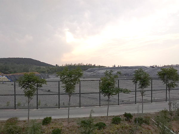 垃圾填埋场土工膜对生活垃圾进行有效覆盖 垃圾填埋场土工膜对生活垃圾进行有效覆盖