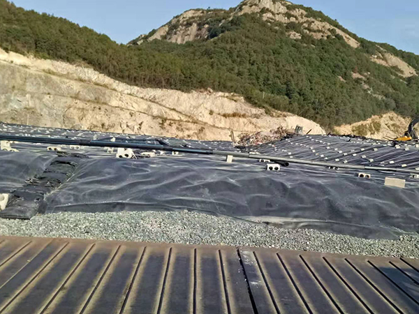 概述土工膜在垃圾填埋场封场中的使用优势 概述土工膜在垃圾填埋场封场中的使用优势