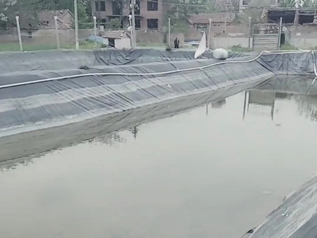 鱼塘防渗土工膜铺设施工步骤详解。 鱼塘防渗土工膜铺设施工步骤详解。