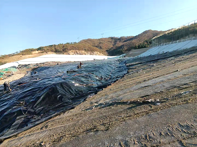 防渗土工膜的复杂施工更须保证质量。 防渗土工膜的复杂施工更须保证质量。