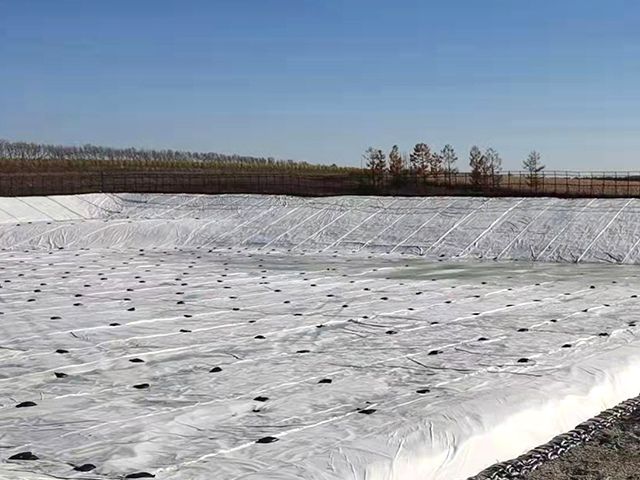 垃圾填埋场铺设防渗土工膜该如何施工? 垃圾填埋场铺设防渗土工膜该如何施工?