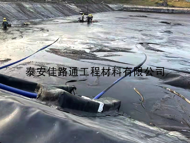 堤坝加固工程垂直铺设防渗土工膜步骤 堤坝加固工程垂直铺设防渗土工膜步骤