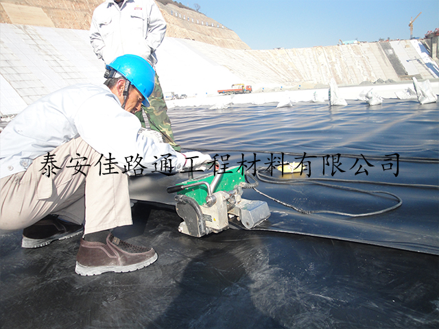 回顾防渗防渗土工膜其性能及应用范围。 回顾防渗防渗土工膜其性能及应用范围。
