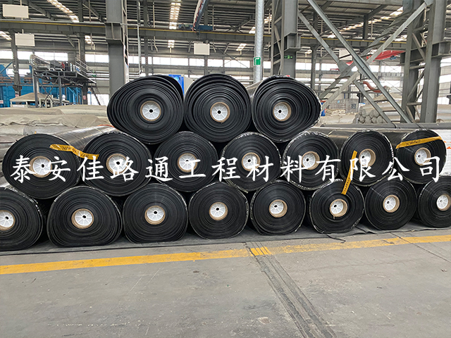 鱼塘建设中如何保障防渗土工膜坡面防渗效果? 鱼塘建设中如何保障防渗土工膜坡面防渗效果?