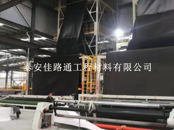 养殖防渗膜的铺设过程须多多注意细节 养殖防渗膜的铺设过程须多多注意细节