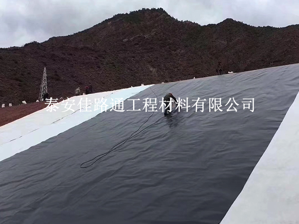 掌握水产养殖防渗膜铺设过程中的注意事项 掌握水产养殖防渗膜铺设过程中的注意事项