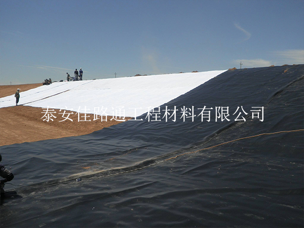 水池铺设水产养殖防渗膜可有效控制水质 水池铺设水产养殖防渗膜可有效控制水质