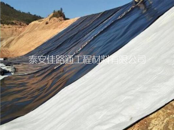 鱼塘防渗膜须在低温环境下专注铺设施工 鱼塘防渗膜须在低温环境下专注铺设施工