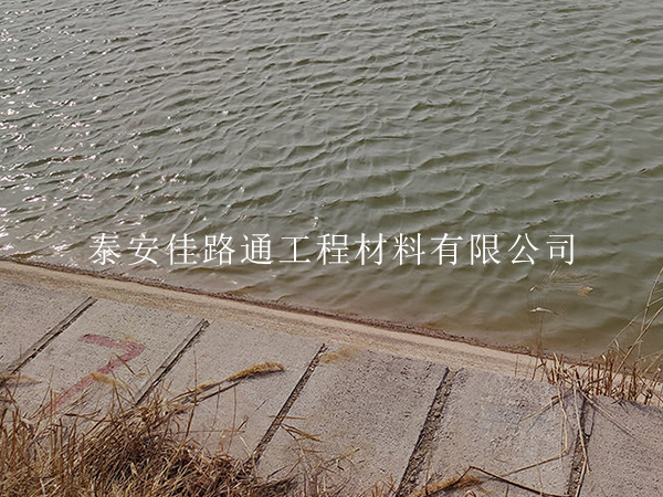 水产养殖行业铺设防渗土工膜有哪些注意事项? 水产养殖行业铺设防渗土工膜有哪些注意事项?