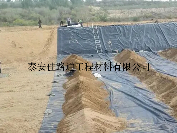 哪些注意事项可有效提升鱼塘防渗膜的施工效率? 哪些注意事项可有效提升鱼塘防渗膜的施工效率?