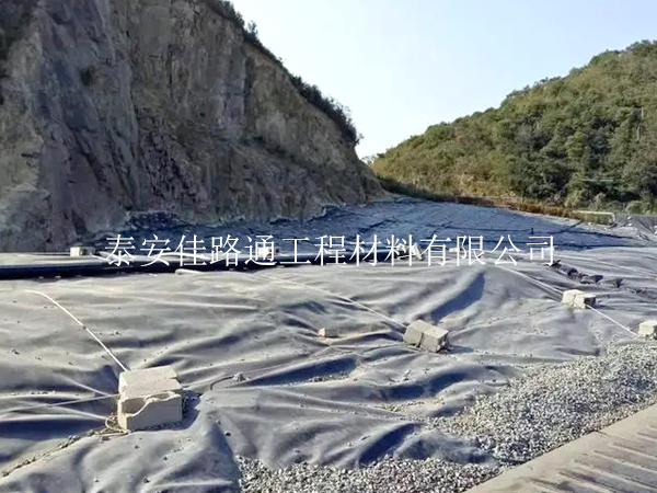 水利水电工程选择防渗土工膜来进行施工 水利水电工程选择防渗土工膜来进行施工