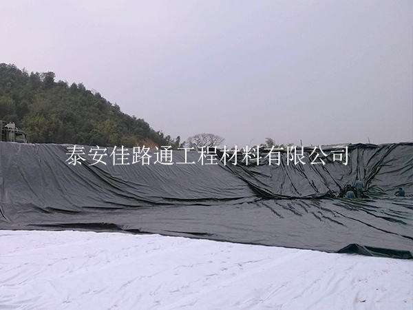 确定鱼塘防渗膜的焊接方向使其施工“事半功倍” 确定鱼塘防渗膜的焊接方向使其施工“事半功倍”