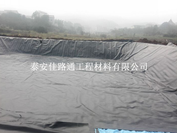 污水池防渗膜有光面与糙面两种品质 污水池防渗膜有光面与糙面两种品质