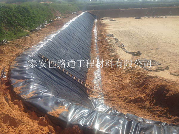油田防渗土工膜如何更好的发挥其作用? 油田防渗土工膜如何更好的发挥其作用?