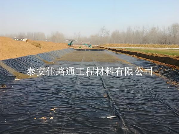 在土工材料市场上如何进行养殖防渗膜选购? 在土工材料市场上如何进行养殖防渗膜选购?