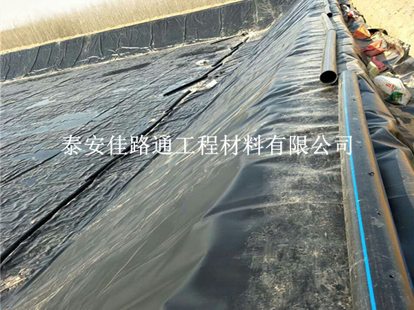 鱼塘防渗膜:革新水产养殖的绿色守护神 鱼塘防渗膜:革新水产养殖的绿色守护神