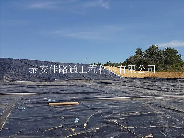 四季更迭下的养殖防渗土工膜铺设:应对之道,新颖视角 四季更迭下的养殖防渗土工膜铺设:应对之道,新颖视角