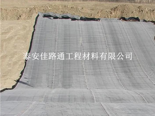 膨润土防水毯生产原料选择:奠定品质基石的重要性 膨润土防水毯生产原料选择:奠定品质基石的重要性