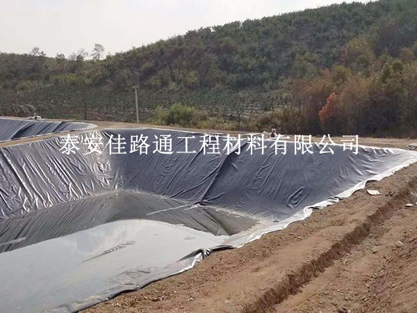 养殖防渗膜直角撕裂强度的奥秘:科技守护养殖安全的隐形力量 养殖防渗膜直角撕裂强度的奥秘:科技守护养殖安全的隐形力量