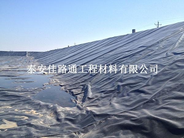 屋顶绿化建设蓄水池:HDPE土工膜选择的智慧之选 屋顶绿化建设蓄水池:HDPE土工膜选择的智慧之选