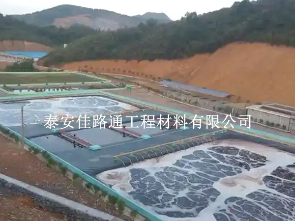 解决养殖防渗膜局部破损的创新方式方法 解决养殖防渗膜局部破损的创新方式方法