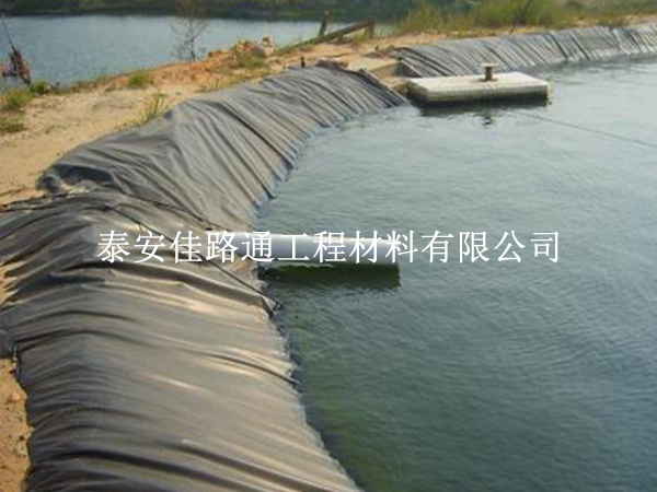 预防水产养殖防渗膜热胀冷缩现象之策 预防水产养殖防渗膜热胀冷缩现象之策