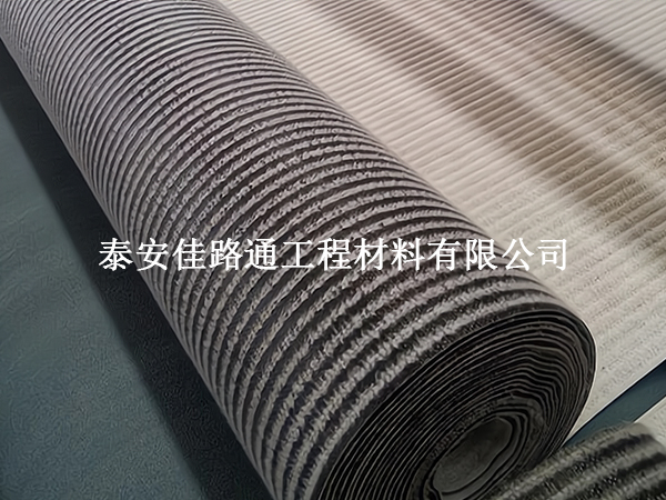 膨润土防水毯搭接细节技巧:打造无缝防水屏障 膨润土防水毯搭接细节技巧:打造无缝防水屏障