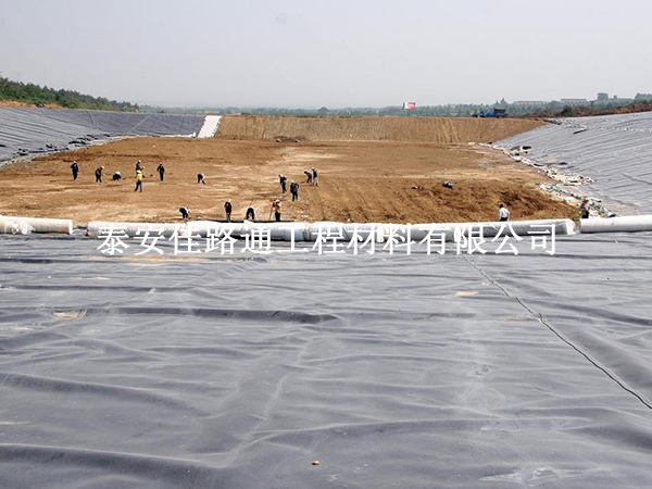 防渗土工膜的耐温性能:坚韧守护,四季无忧 防渗土工膜的耐温性能:坚韧守护,四季无忧