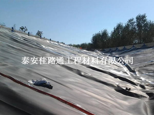 水产养殖防渗膜施工注意事项:打造高效养殖环境的秘诀 水产养殖防渗膜施工注意事项:打造高效养殖环境的秘诀