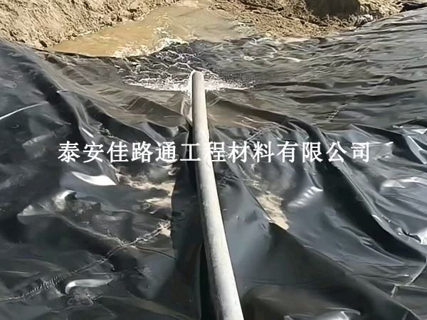 水产养殖防渗膜铺装三大流程详解 水产养殖防渗膜铺装三大流程详解