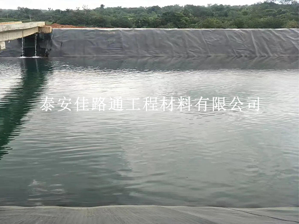 蓄水池防渗膜焊接怎么做到无缝？6 个技巧让焊缝滴水不漏   