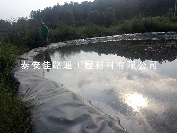 雨季焊接鱼塘防渗膜,这 6 大要点必须掌握! 雨季焊接鱼塘防渗膜,这 6 大要点必须掌握!