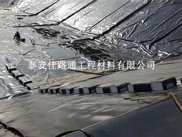 养殖防渗膜总在边角漏？这些铺设技巧要掌握