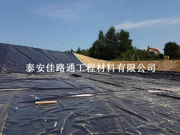 人工湖防渗膜铺设前置准备 规范筹备筑牢防渗根基 人工湖防渗膜铺设前置准备 规范筹备筑牢防渗根基