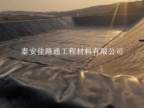 人工湖防渗膜施工焊接注意事项 规范操作杜绝渗漏隐患 人工湖防渗膜施工焊接注意事项 规范操作杜绝渗漏隐患