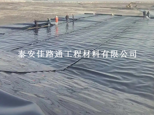 同样的防渗膜，为啥别人用得久你却总出问题？铺设细节才是关键