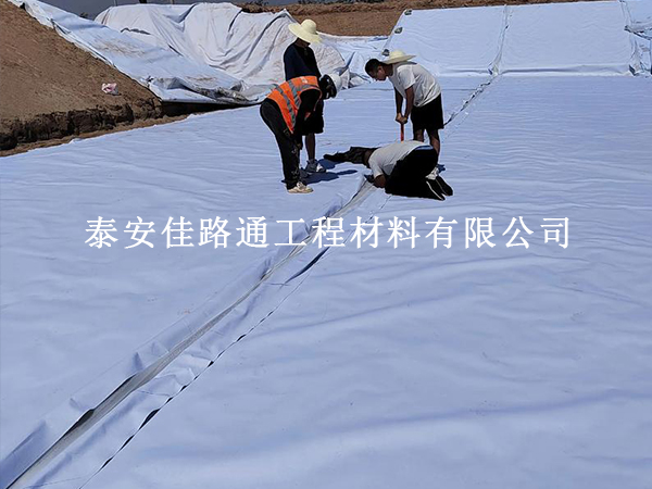 长丝土工布铺设前基面清理技巧 新手也能一次做对