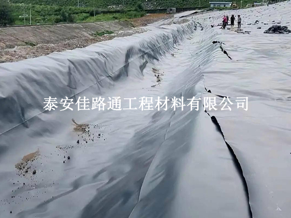藕池防渗膜焊缝开裂背后的真相：找准病灶，杜绝漏水隐患