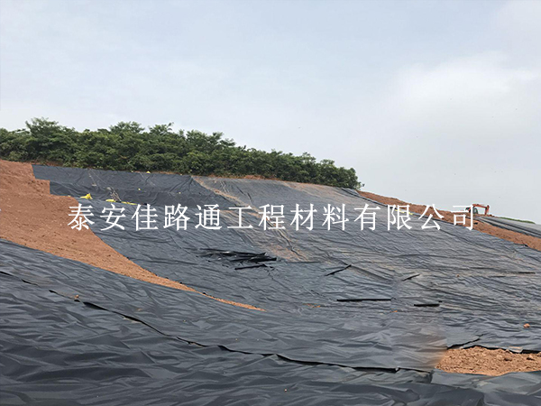 告别传统建池难题!沼气池土工膜为何成为环保工程新宠 告别传统建池难题!沼气池土工膜为何成为环保工程新宠